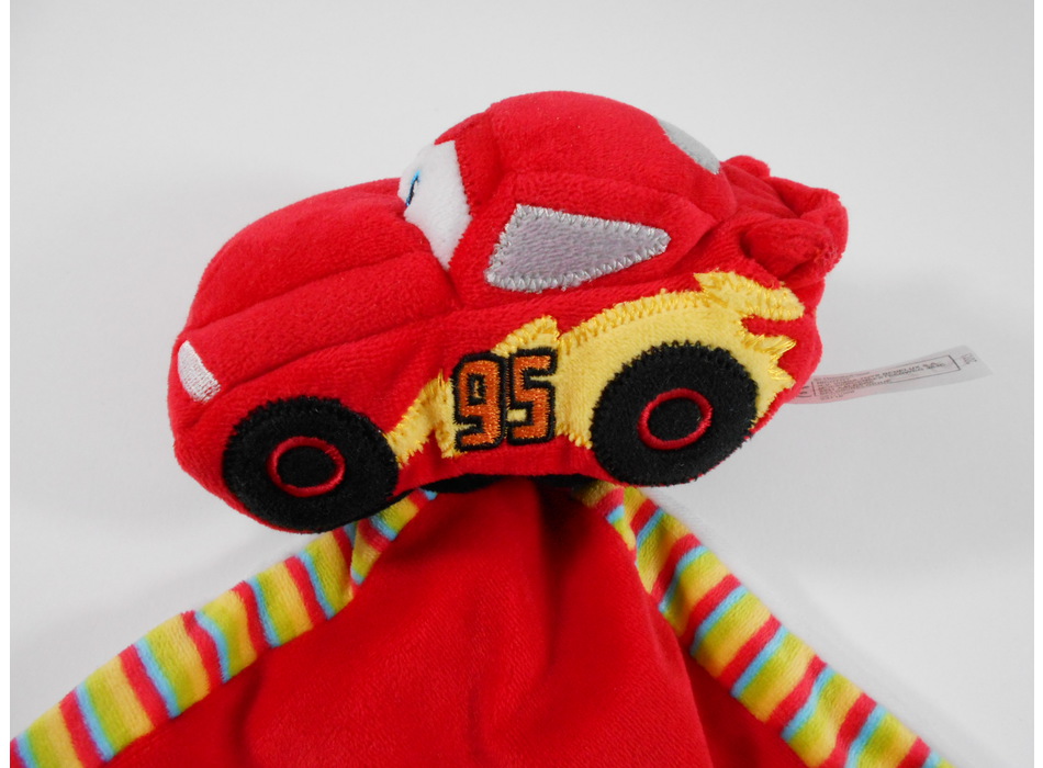 sos doudou voiture cars Disney Nicotoy Kiabi carré plat rouge