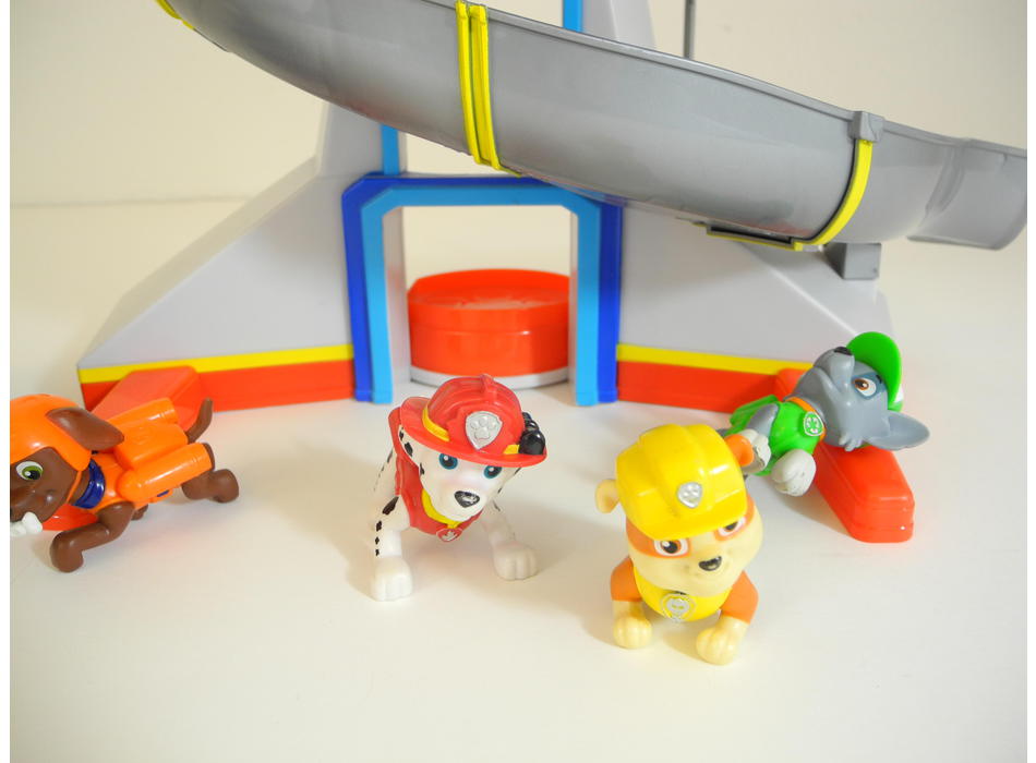 TOUR DE CONTROLE pat patrouille et 4 figurine personnages EUR 35,00 -  PicClick FR